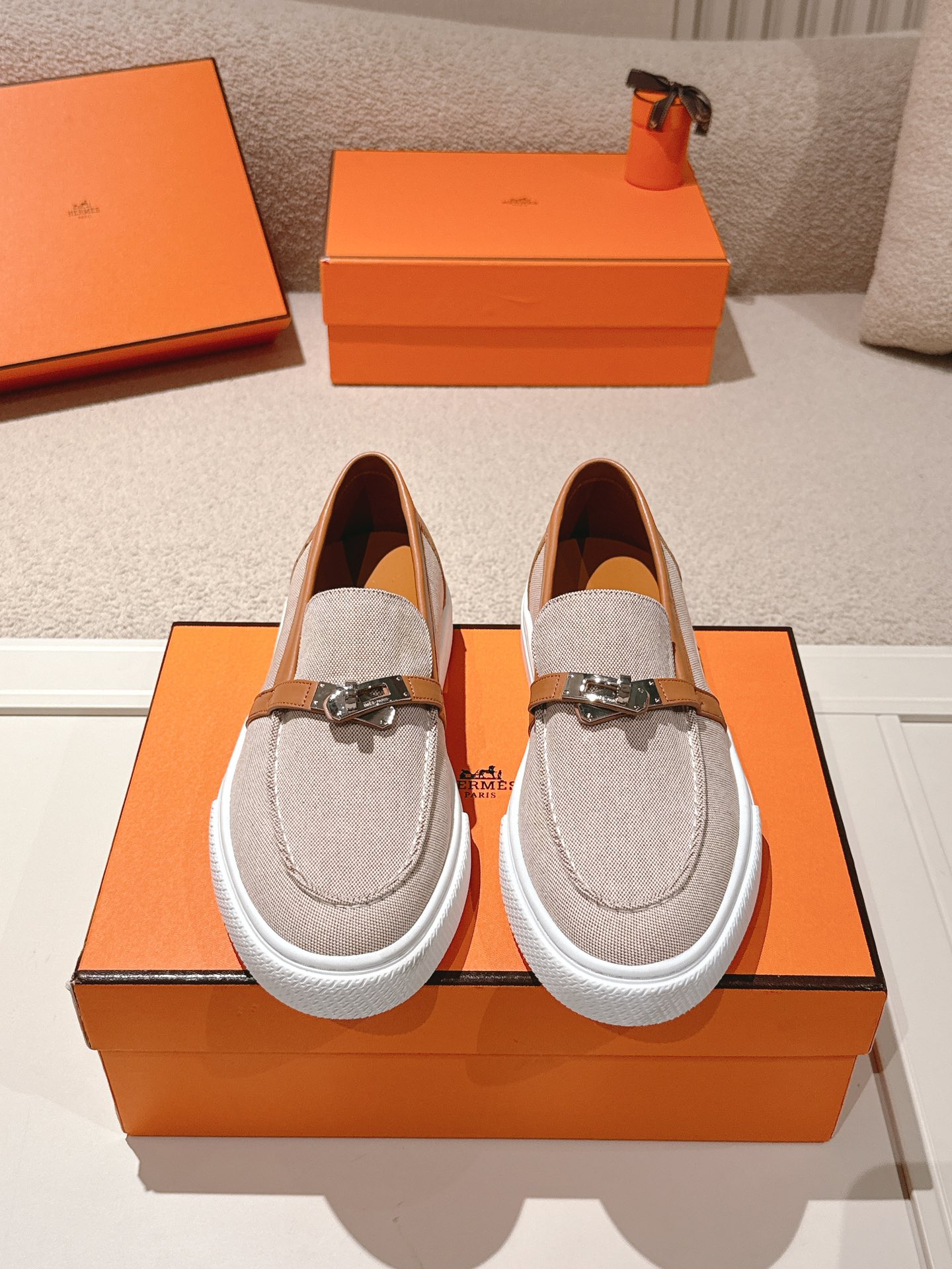 에르메스(HERMES) 플랫폼 커플 로퍼 스니커즈 신발