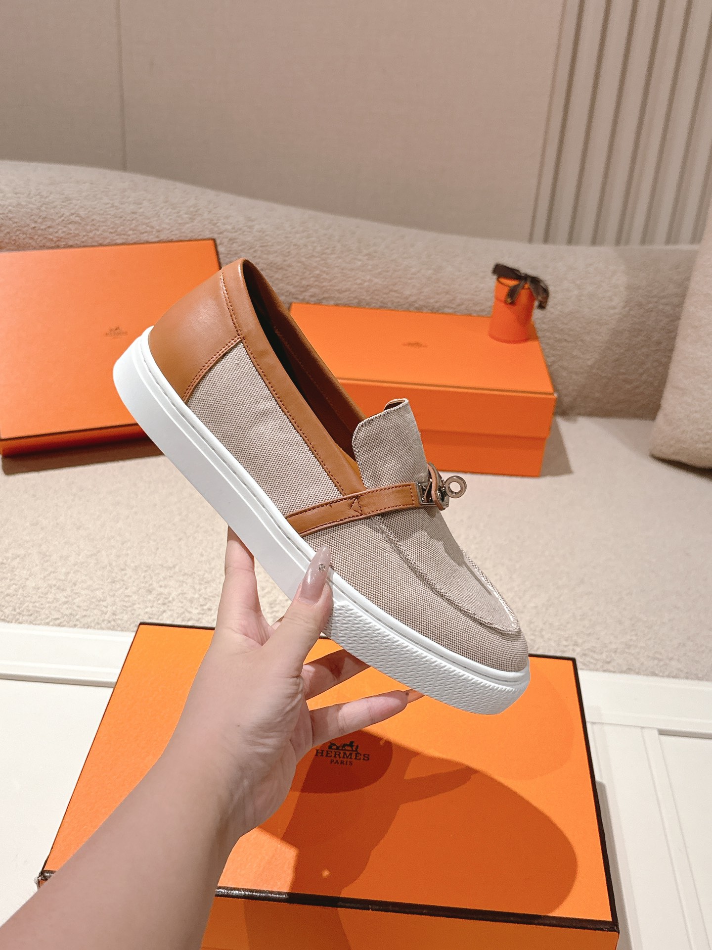 에르메스(HERMES) 플랫폼 커플 로퍼 스니커즈 신발