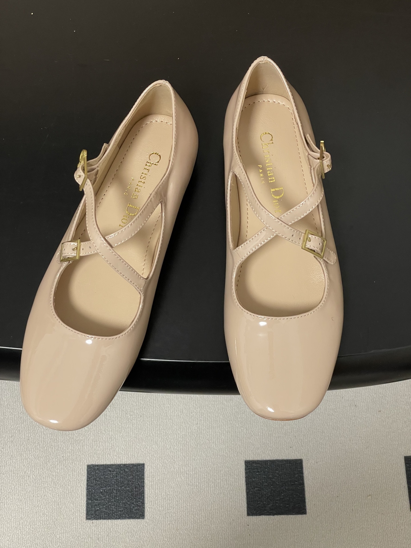 디올(Dior) CD 베리 디(Very D) 메쉬 발레리나 플랫 슈즈 단화 신발