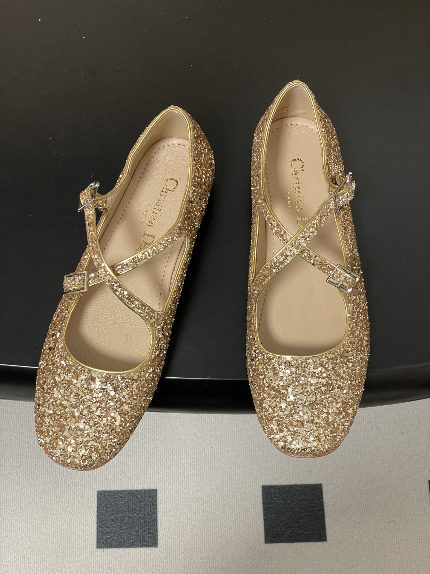 디올(Dior) CD 베리 디(Very D) 메쉬 발레리나 플랫 슈즈 단화 신발