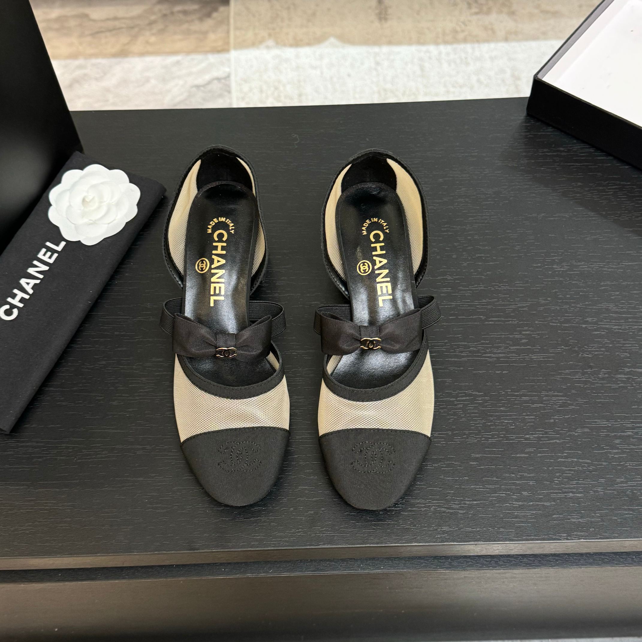 샤넬(Chanel) 리본 굽 플랫 슈즈 단화 신발