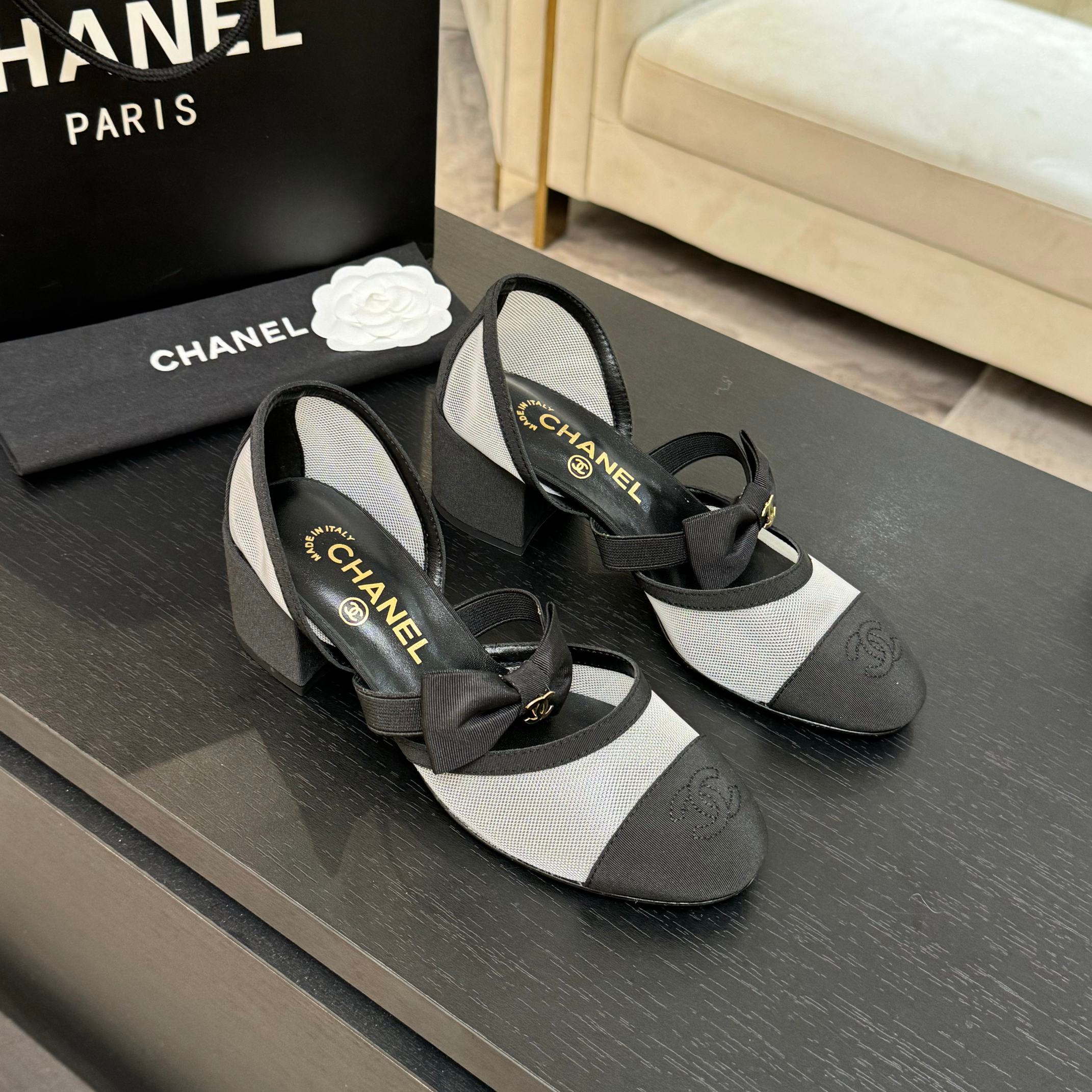 샤넬(Chanel) 리본 굽 플랫 슈즈 단화 신발