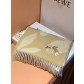 로에베(LOEWE) 자수 로고 목도리 스카프