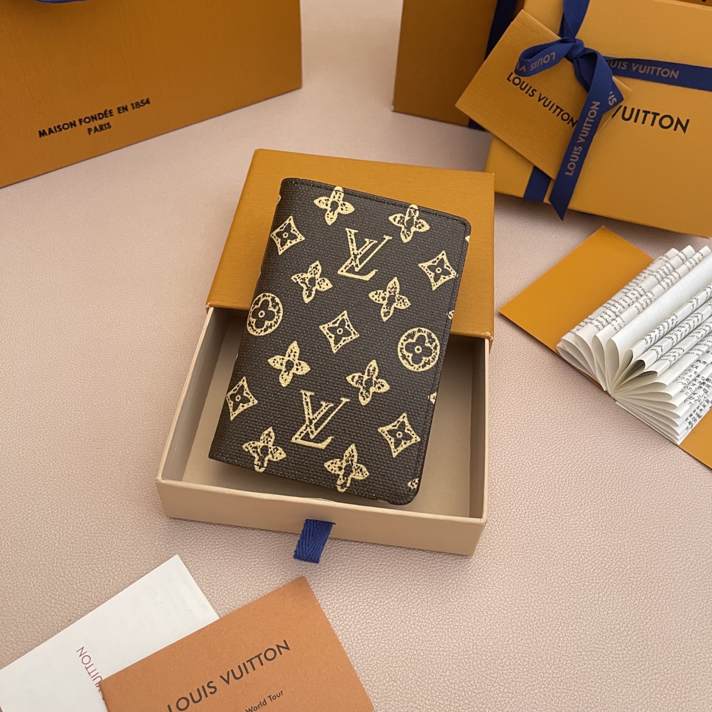 루이비통(LV) 130주년 기념 여권 케이스(Passport Cover) 패스포트 커버 지갑