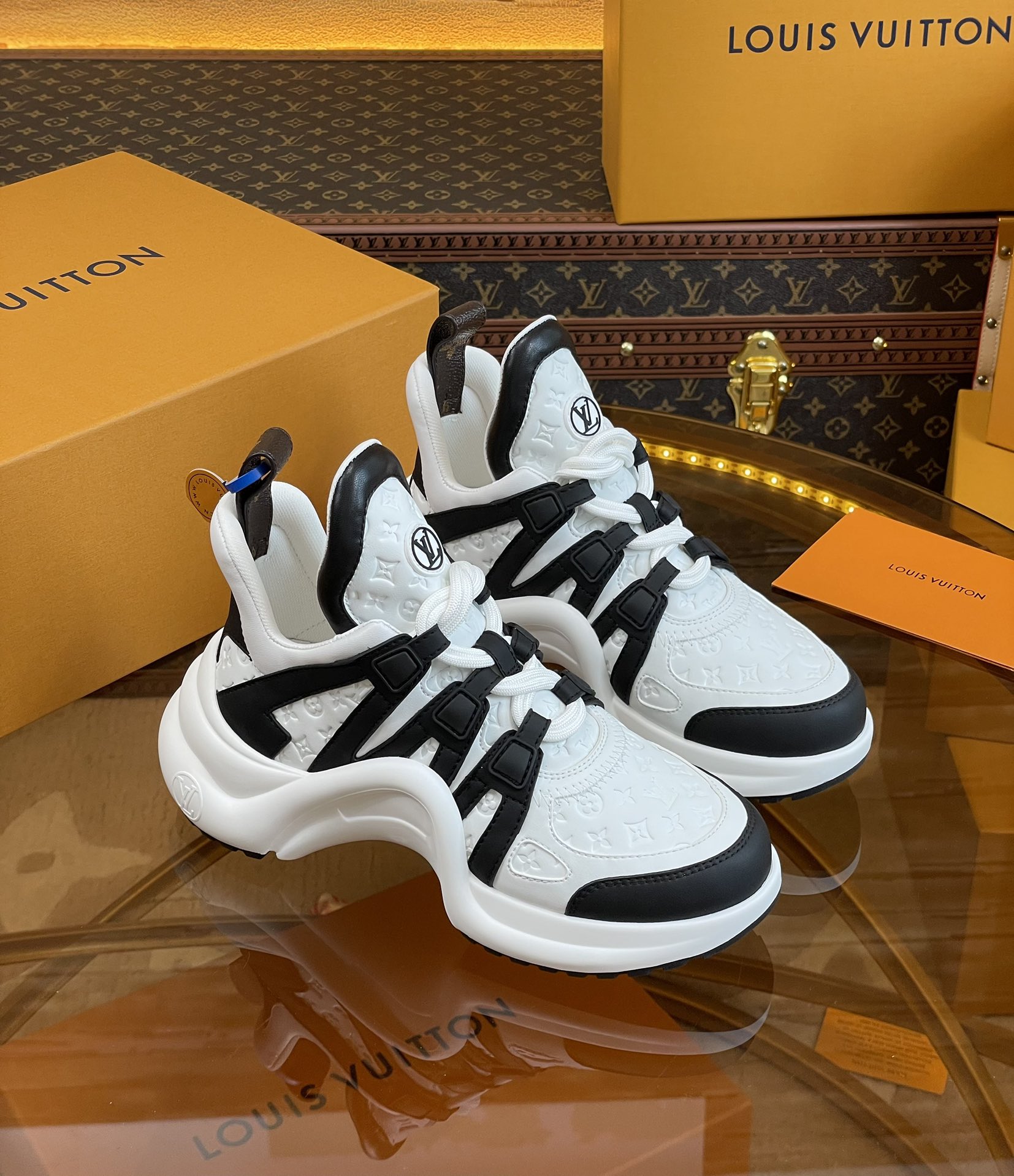 루이비통(LV) L-Archlight 아치라이트 최상위 버전 스니커즈 신발