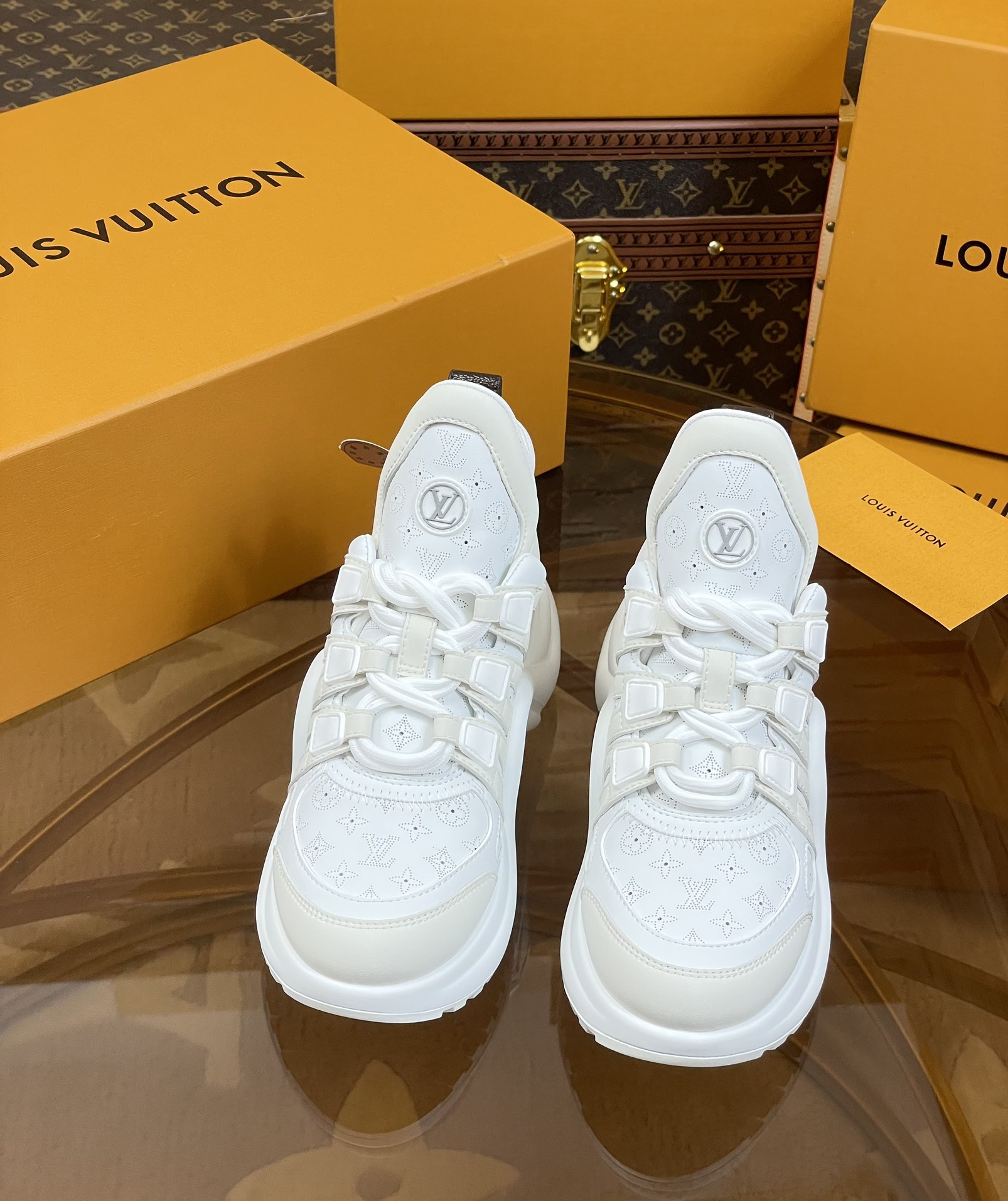 루이비통(LV) L-Archlight 아치라이트 최상위 버전 스니커즈 신발