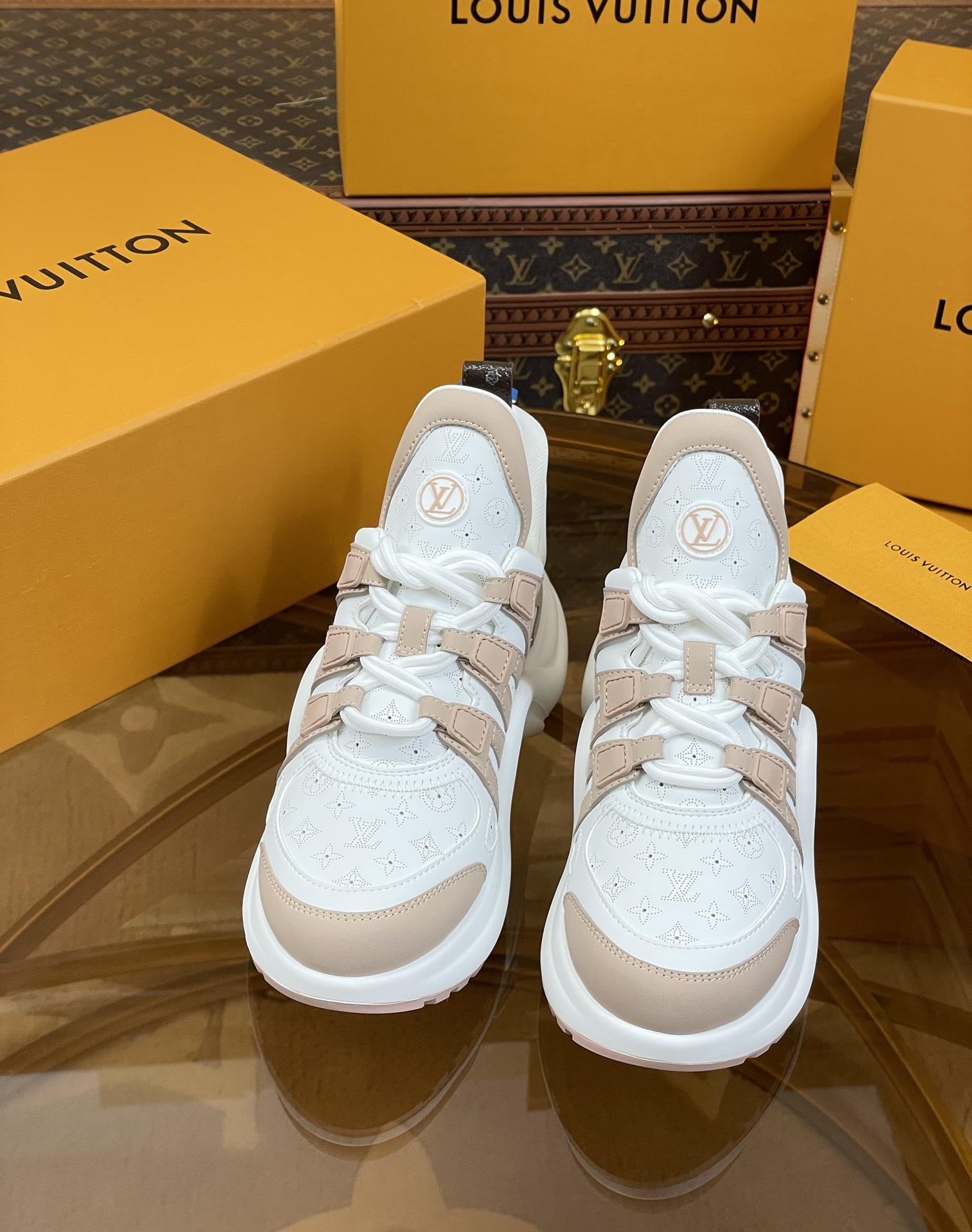 루이비통(LV) L-Archlight 아치라이트 최상위 버전 스니커즈 신발