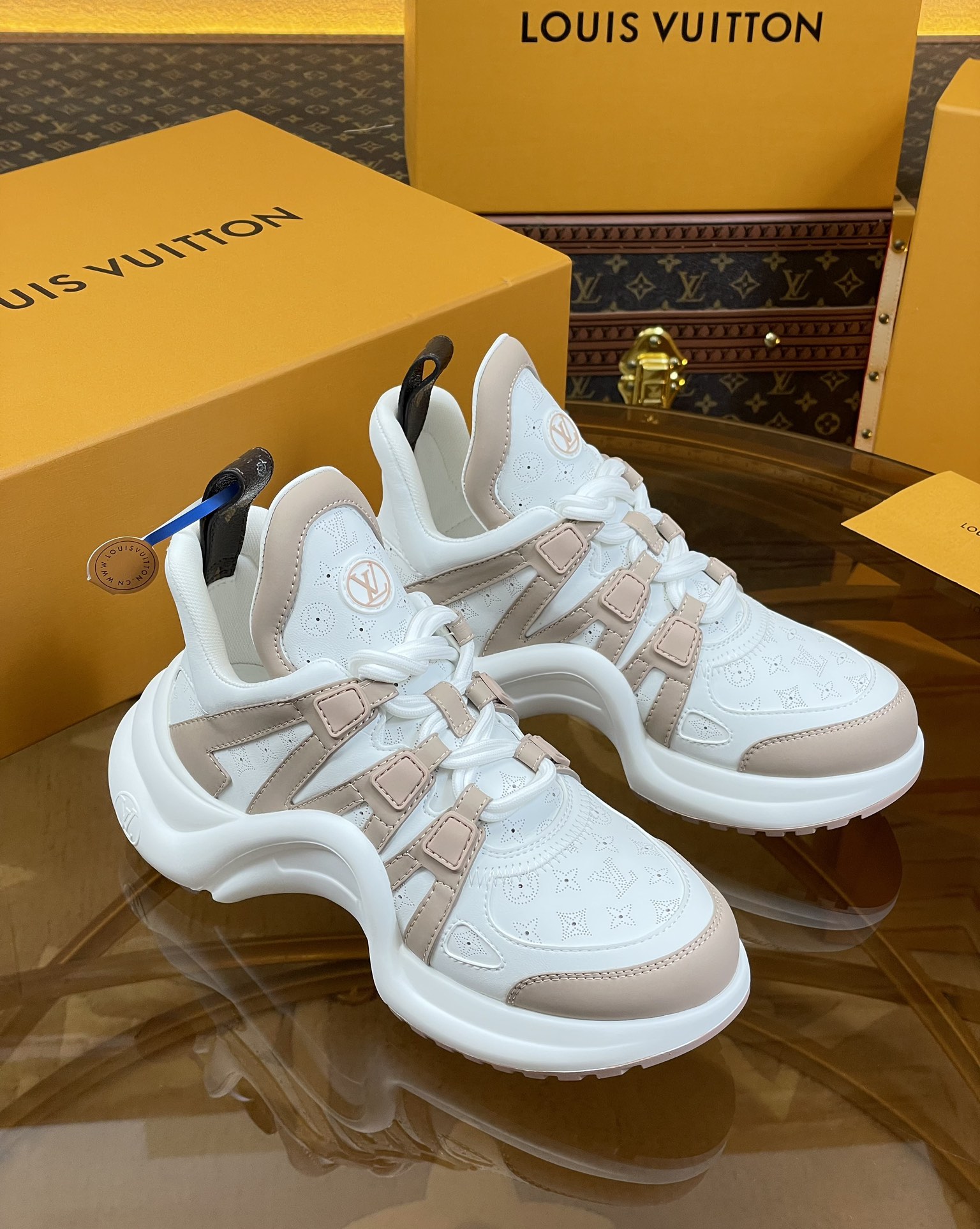 루이비통(LV) L-Archlight 아치라이트 최상위 버전 스니커즈 신발
