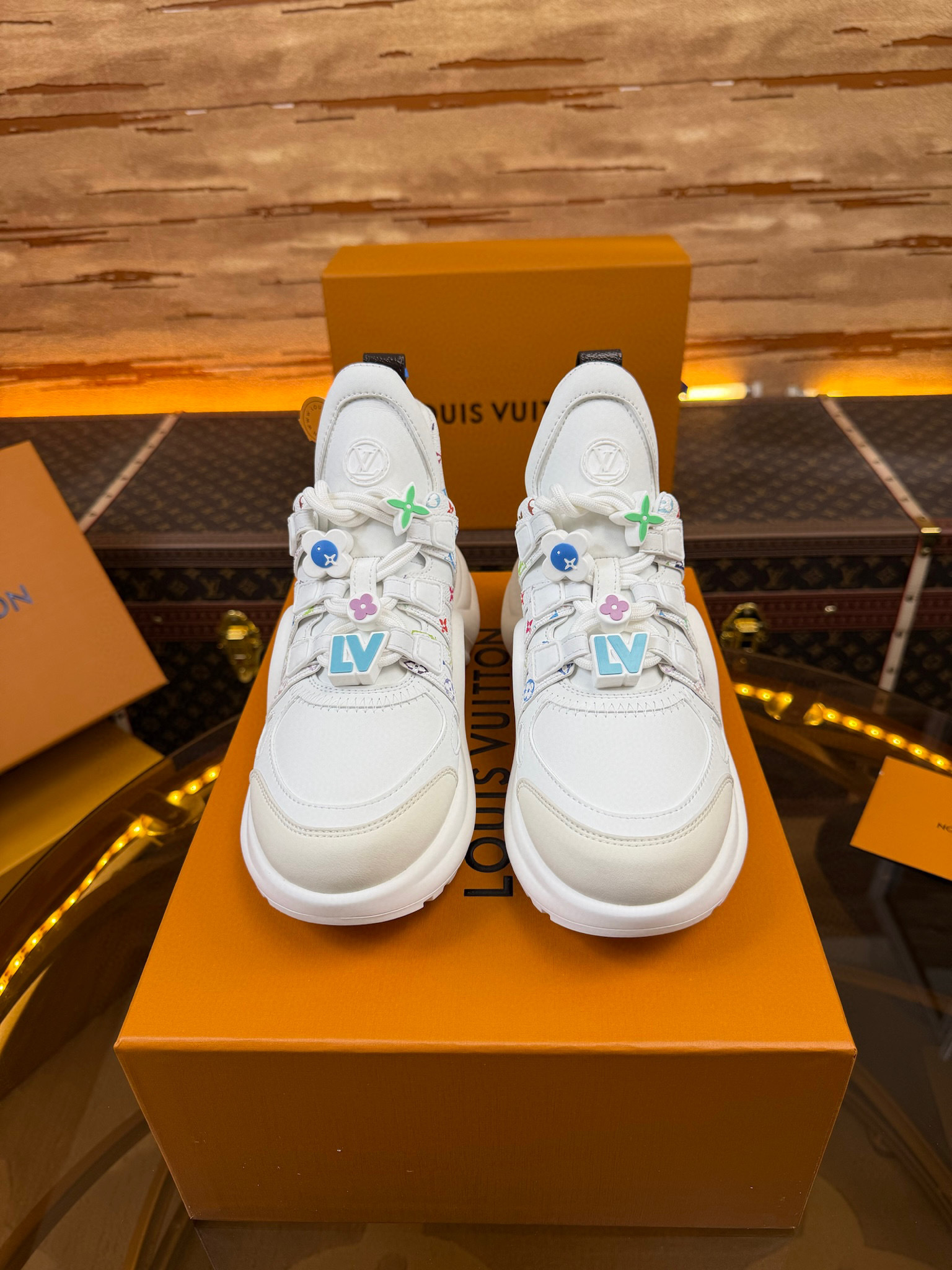 루이비통(LV) Archlight 플라워 버튼 아치라이트 스니커즈 신발