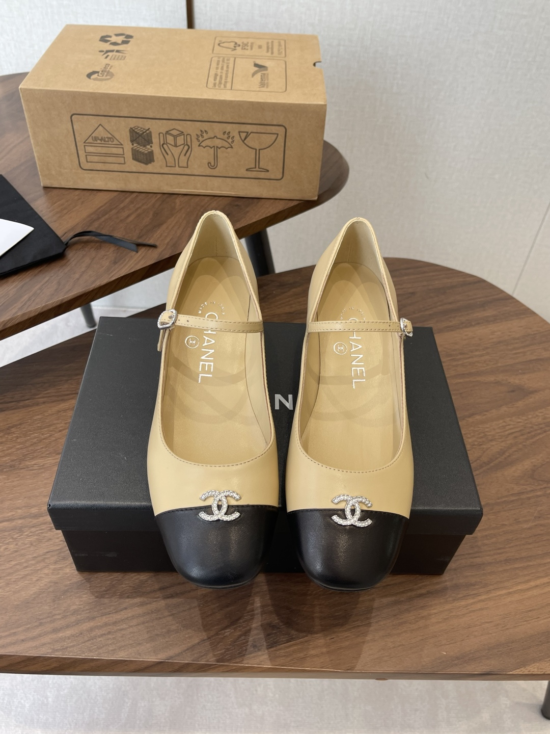 샤넬(Chanel) 프렌치 주얼 버클 스퀘어토 메리제인 플랫 슈즈 구두 신발 굽 6cm