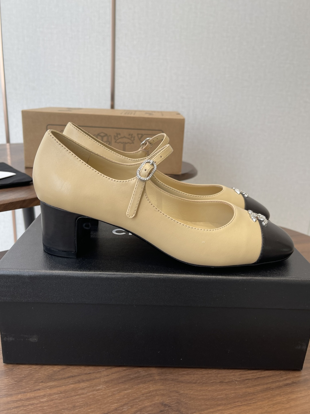 샤넬(Chanel) 프렌치 주얼 버클 스퀘어토 메리제인 플랫 슈즈 구두 신발 굽 6cm