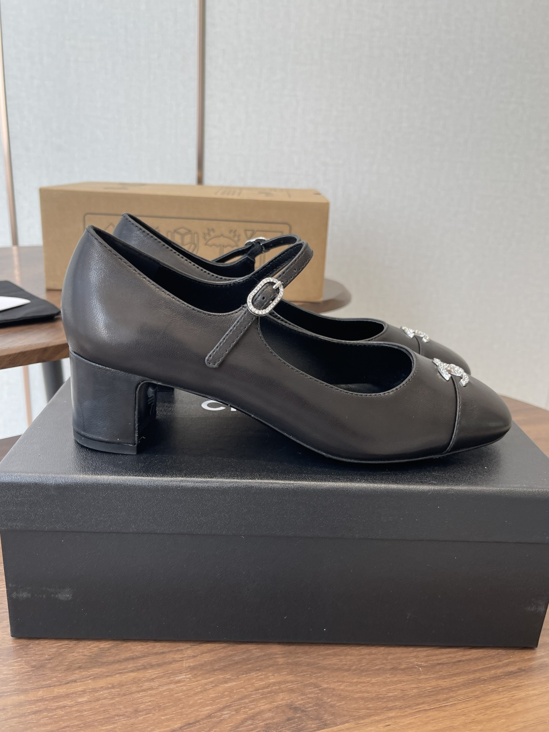 샤넬(Chanel) 프렌치 주얼 버클 스퀘어토 메리제인 플랫 슈즈 구두 신발 굽 6cm