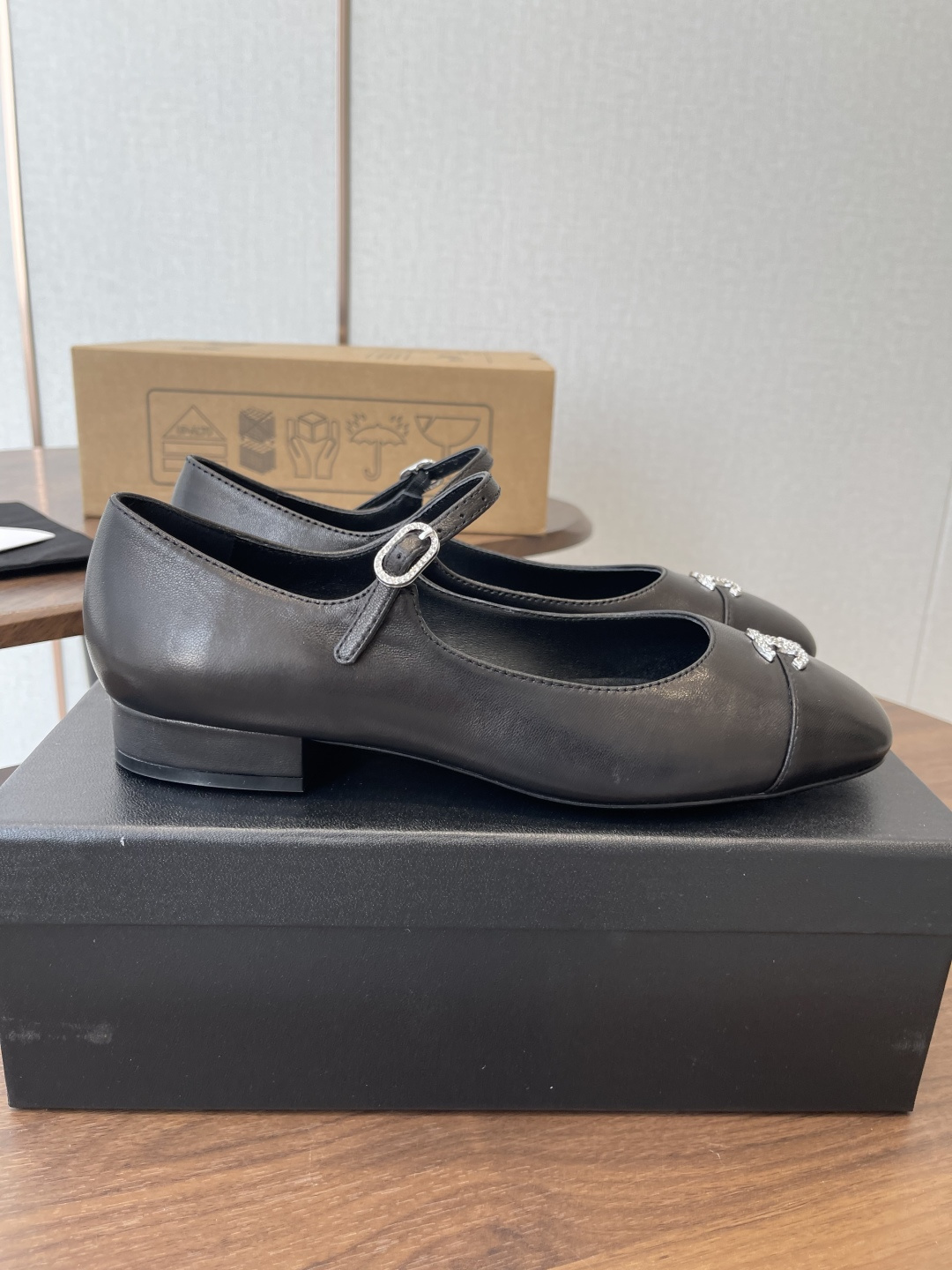 샤넬(Chanel) 프렌치 주얼 버클 스퀘어토 메리제인 플랫 슈즈 구두 신발 굽 2cm