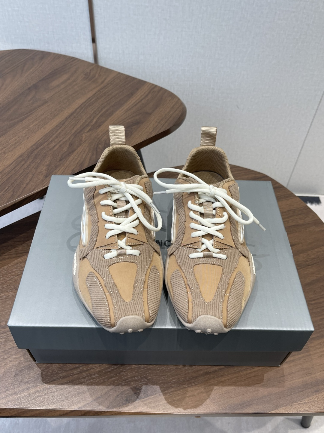 발렌시아가(Balenciaga) 먼데이 울트라(Monday Ultra) 스니커즈 신발