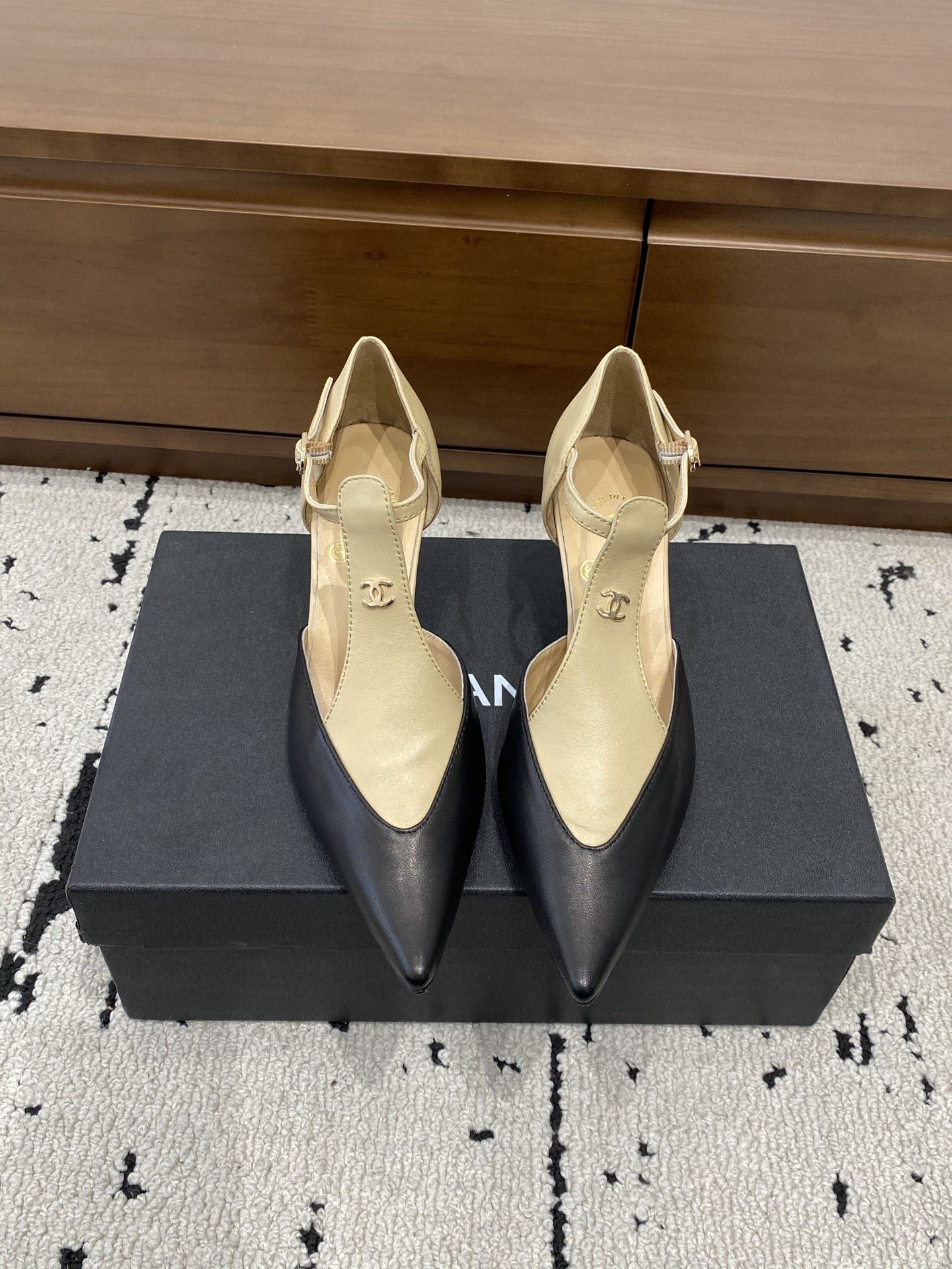 샤넬(Chanel) 빈티지 힐 구두 신발