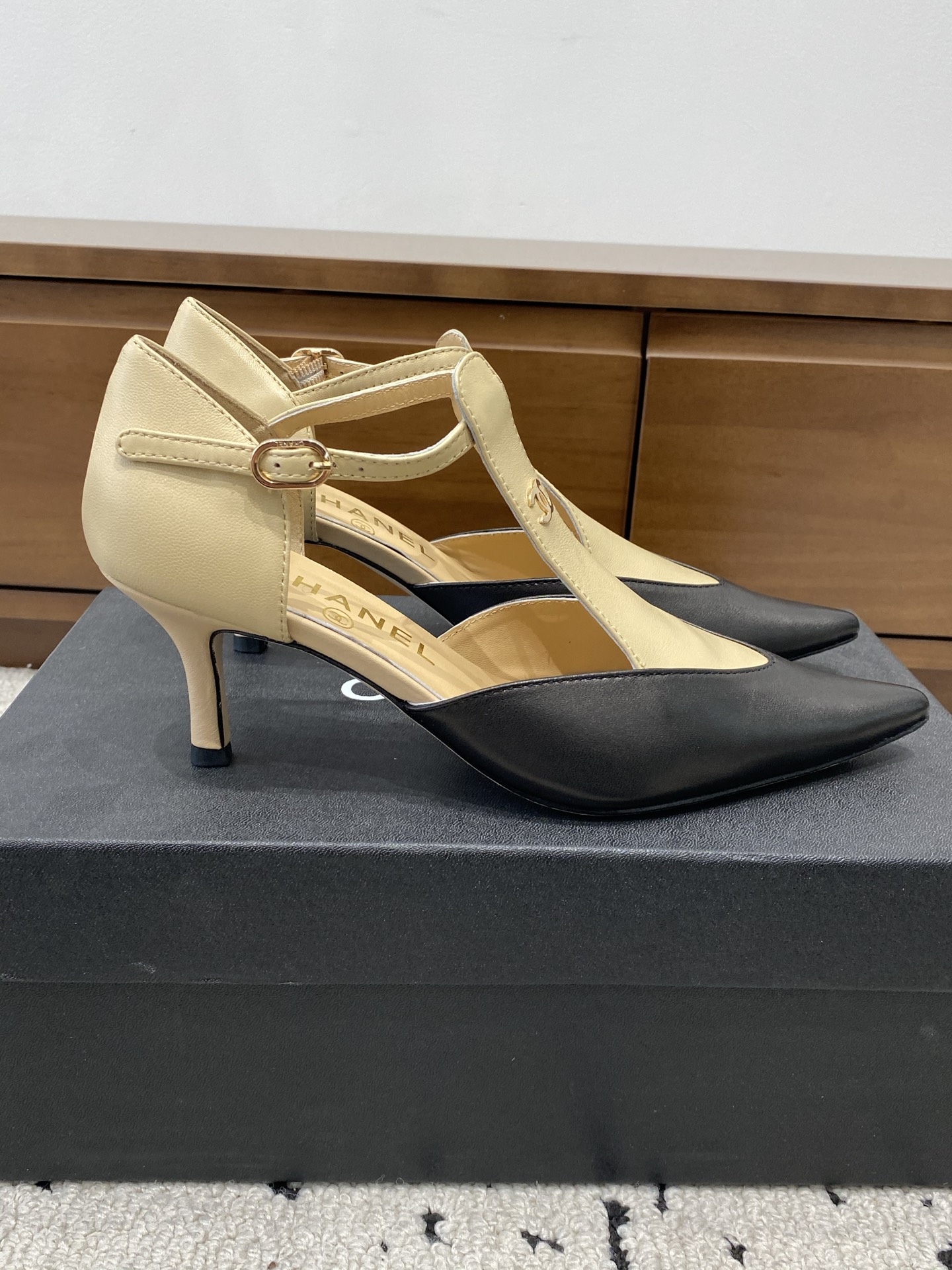 샤넬(Chanel) 빈티지 힐 구두 신발