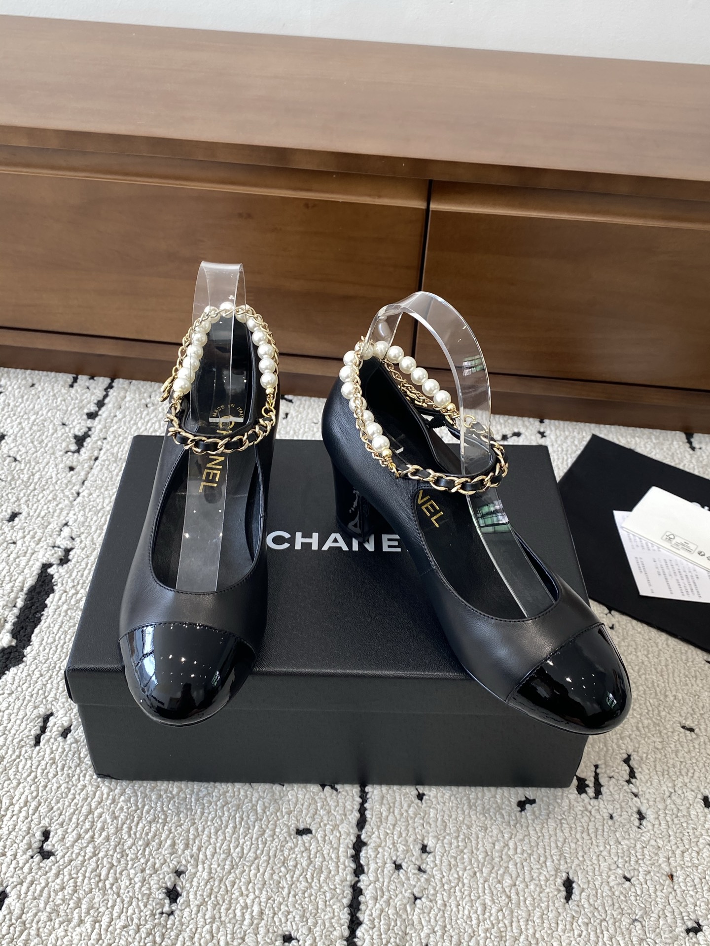 샤넬(CHANEL) 체인 진주 메리제인 구두 신발