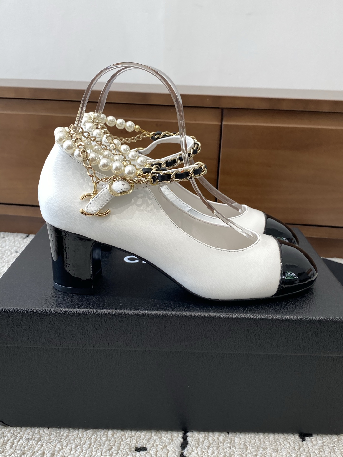 샤넬(CHANEL) 체인 진주 메리제인 구두 신발