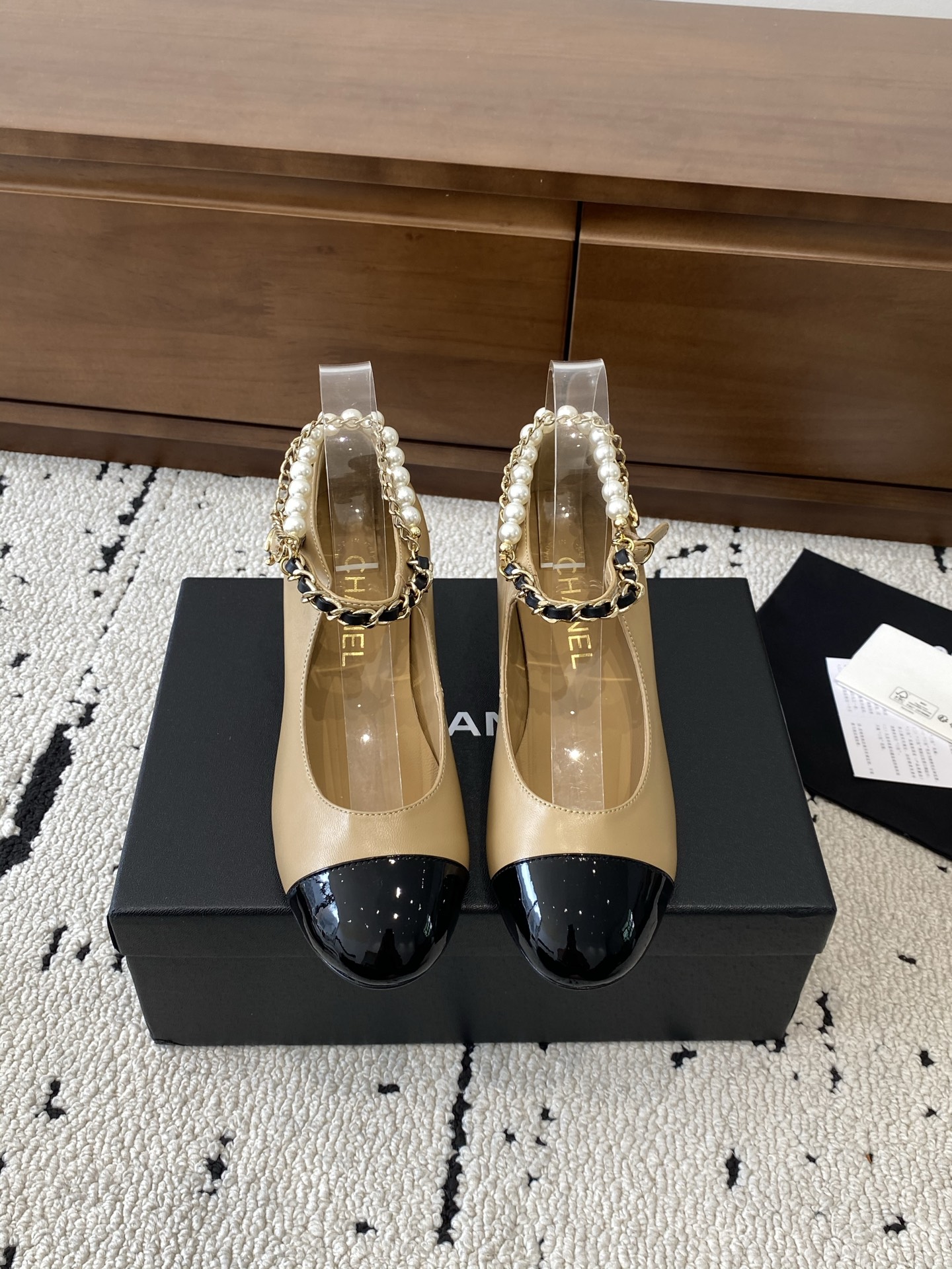 샤넬(CHANEL) 체인 진주 메리제인 구두 신발