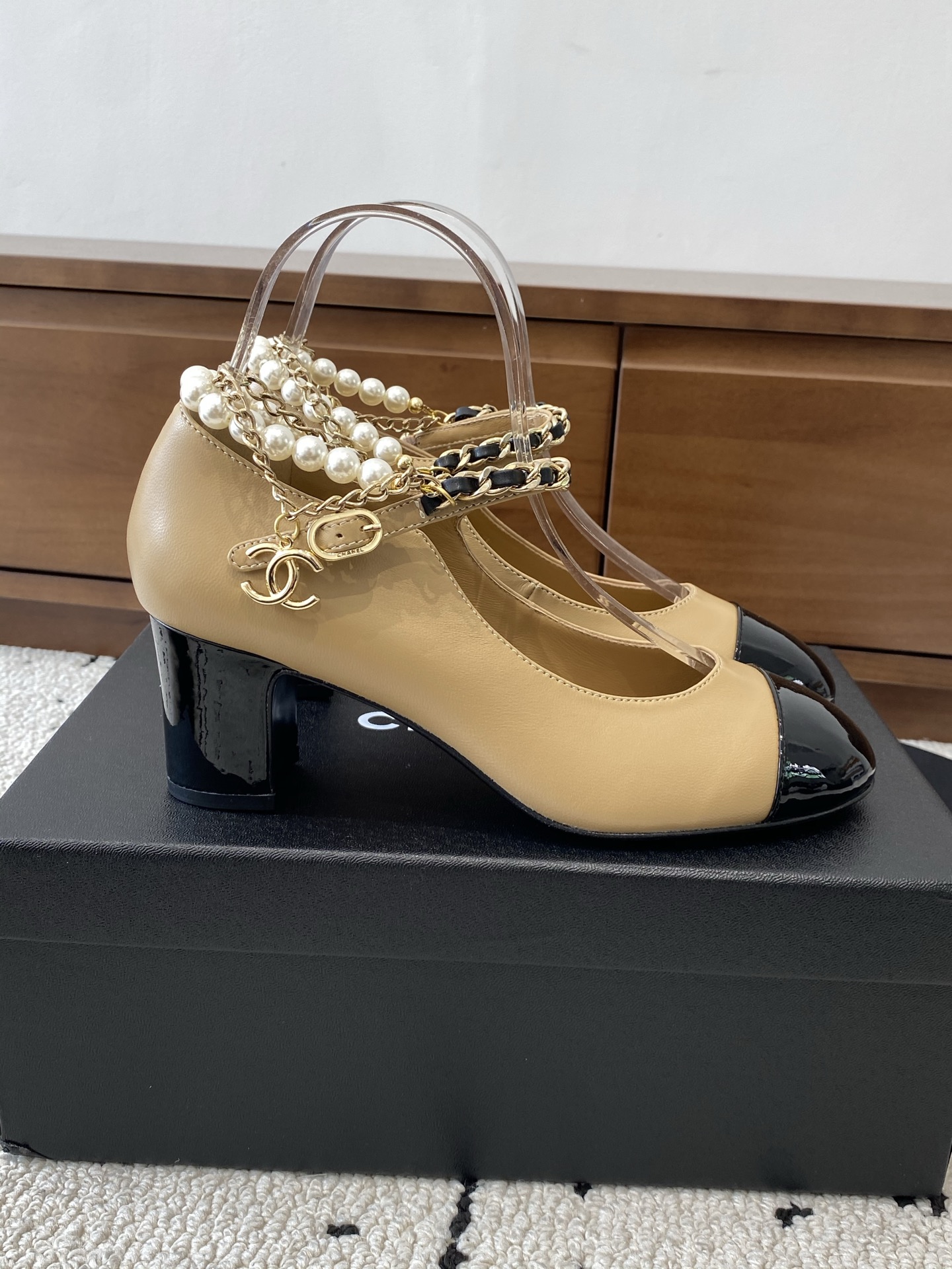 샤넬(CHANEL) 체인 진주 메리제인 구두 신발