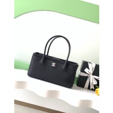 샤넬(CHANEL) 세르프(Cerf) 토트백 블랙 은장 (스몰)