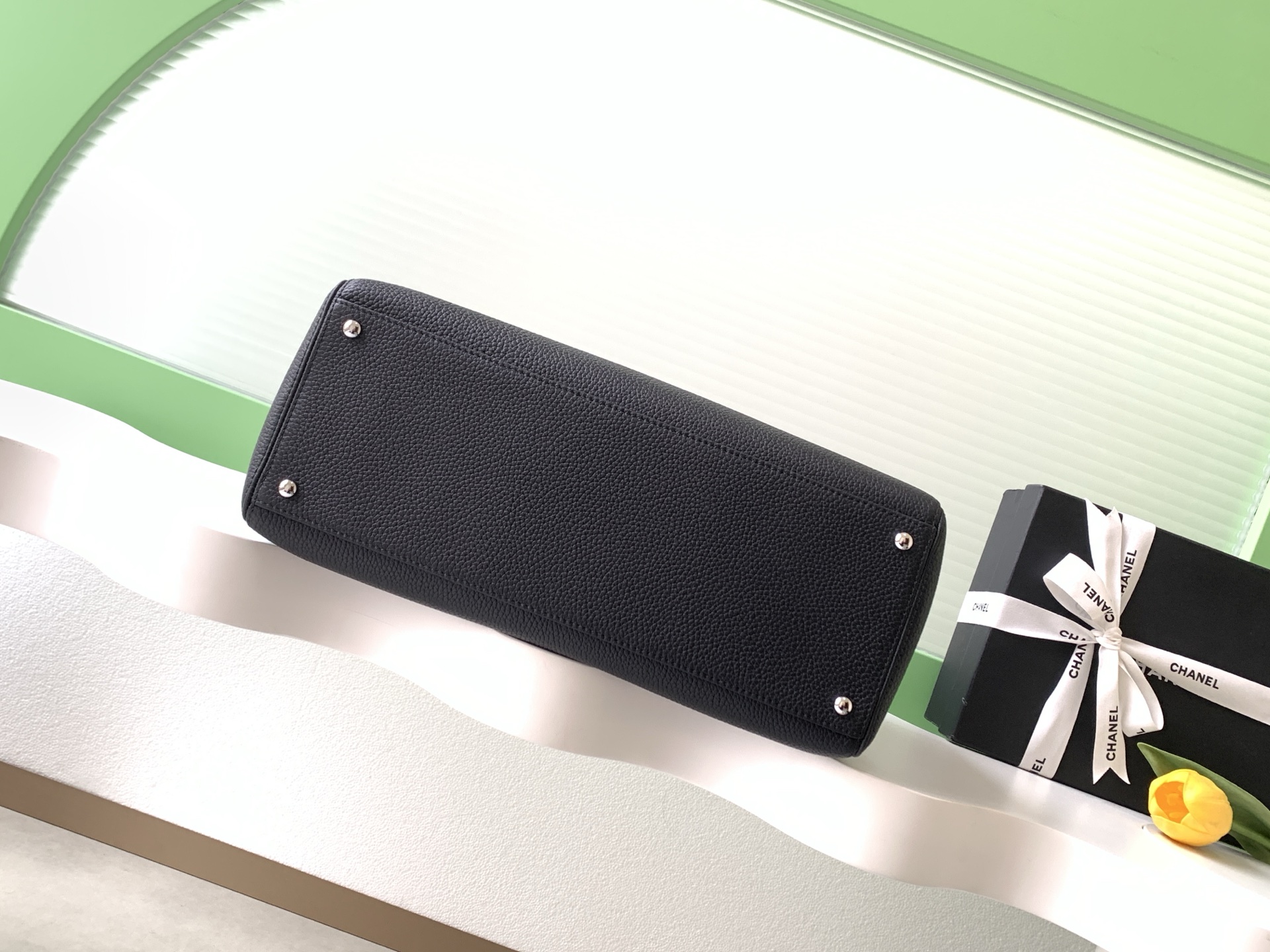 샤넬(CHANEL) 세르프(Cerf) 토트백 블랙 은장 (미디움)