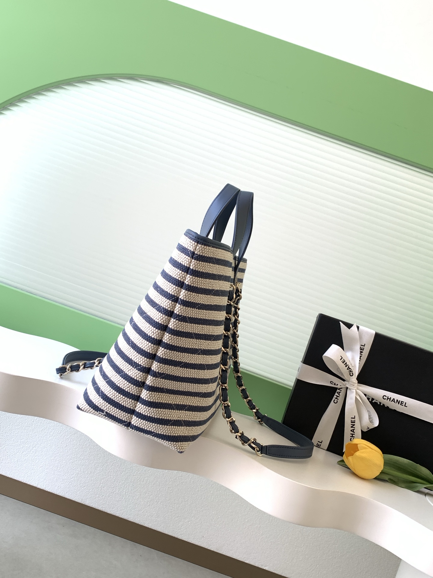 샤넬(CHANEL) 26C 크루즈 스트라이프 토트백 숄더백 가방