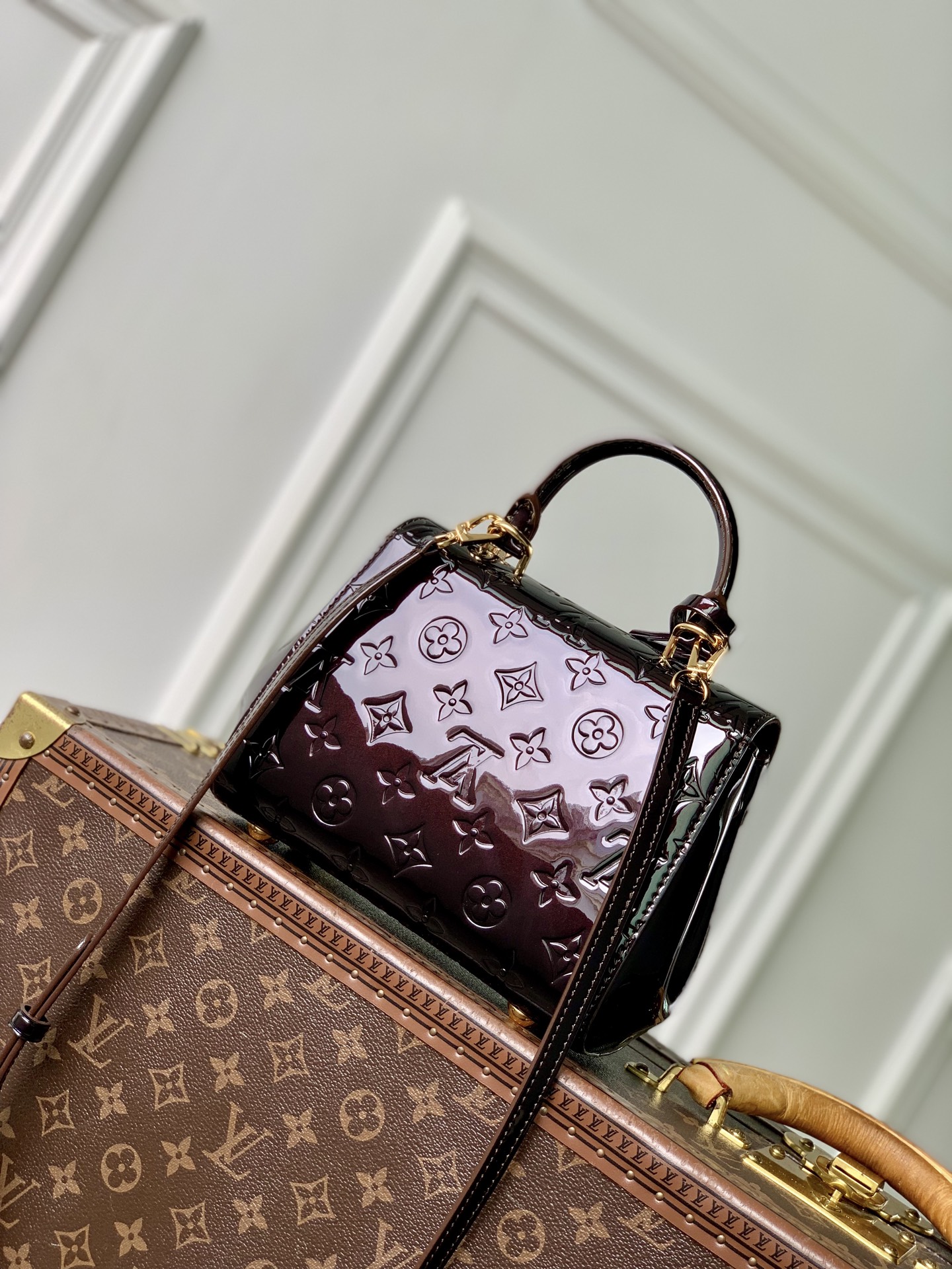 루이비통(LV) 클루니(Cluny) 미니 에나멜 토트백 숄더백 가방