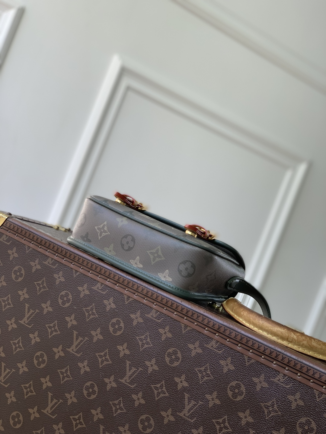 루이비통(LV) 사첼 미니 핸드백 크로스백 가방 (모노그램 서플러스)