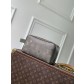 루이비통(LV) 로커 도프 키트(Locker Dopp Kit) 파우치백 가방