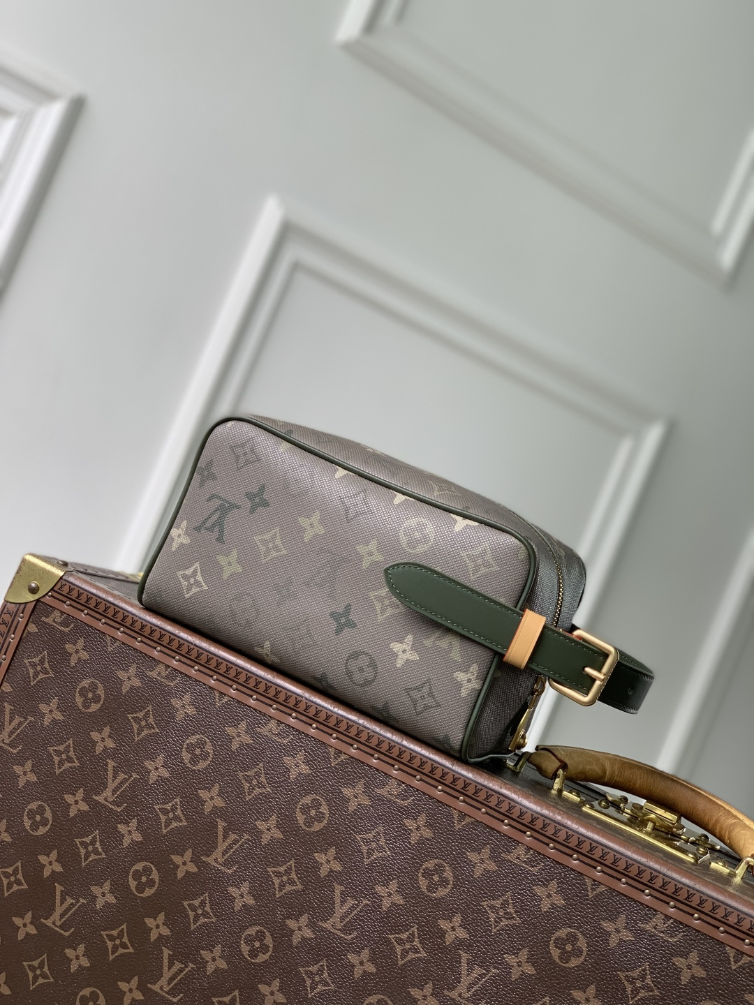 루이비통(LV) 로커 도프 키트(Locker Dopp Kit) 파우치백 가방