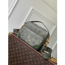루이비통(LV) 닐(Nil) 메신저 크로스백 가방 (모노그램 서플러스)