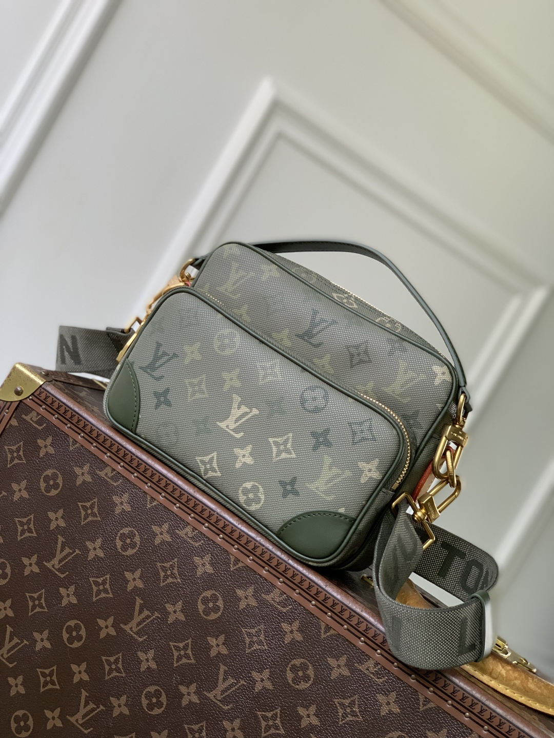 루이비통(LV) 닐(Nil) 메신저 크로스백 가방 (모노그램 서플러스)