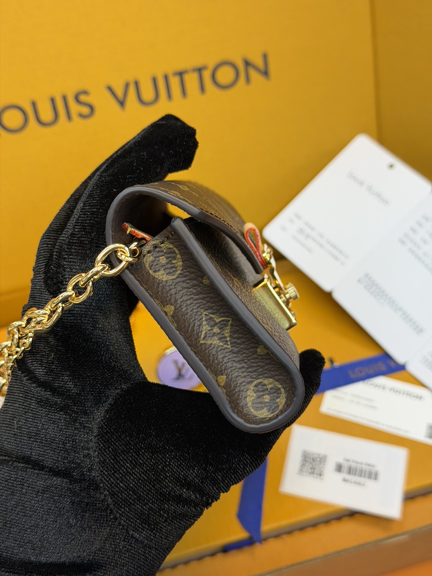 루이비통(LV) 포쉐트 메티스 파우치 백 (Pouch Metis) 미니 벨트 백 가방