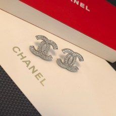 샤넬(CHANEL) 로고 크리스탈 귀걸이 악세사리