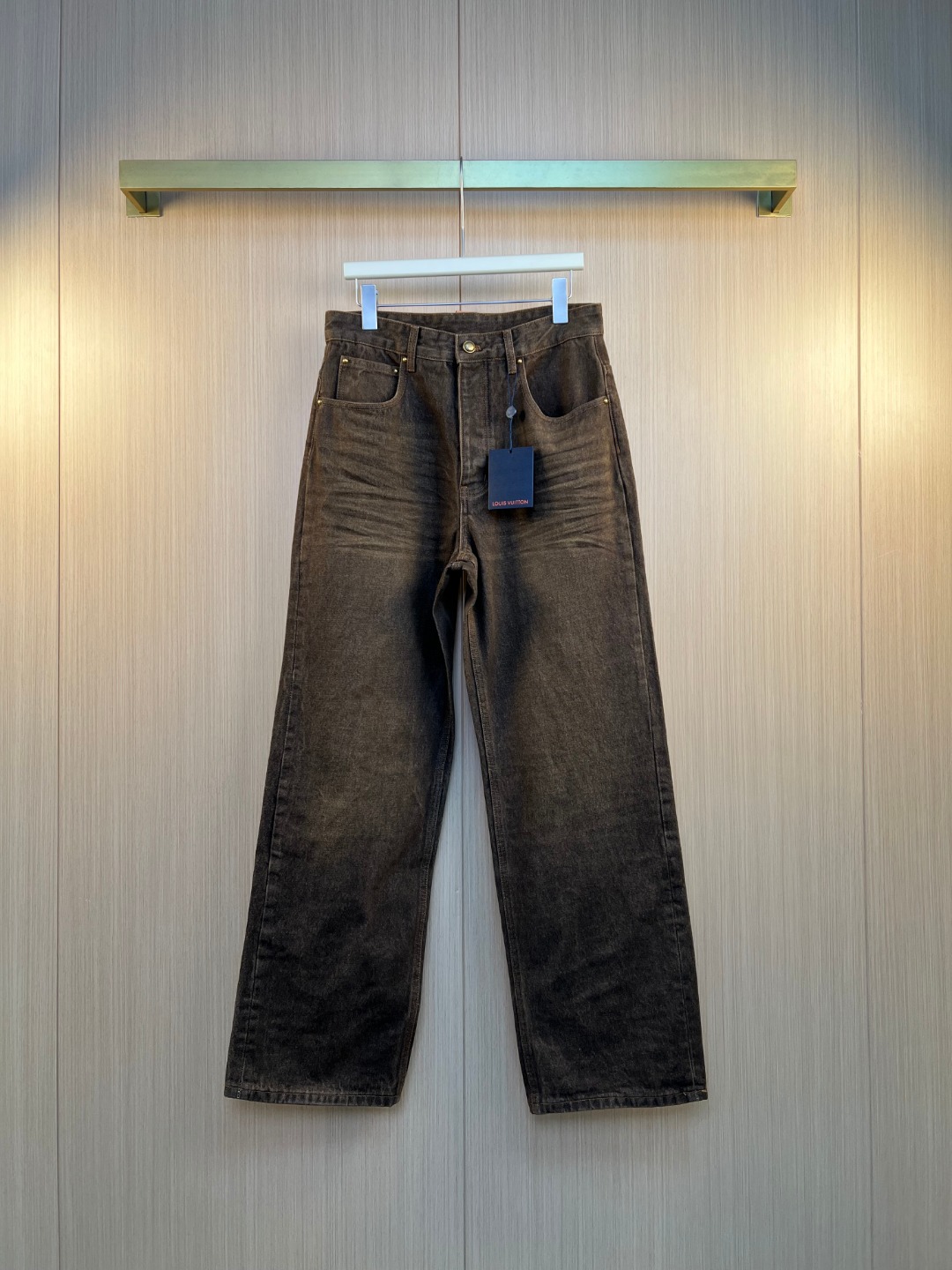 루이비통(LV) 로고 자수 포켓 데님 팬츠 의류