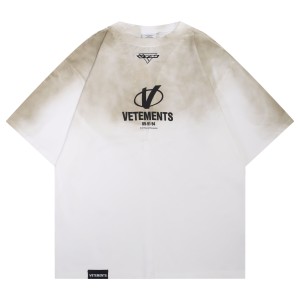 베트멍(VETEMENTS) 패치워크 워싱 반팔 티셔츠 의류