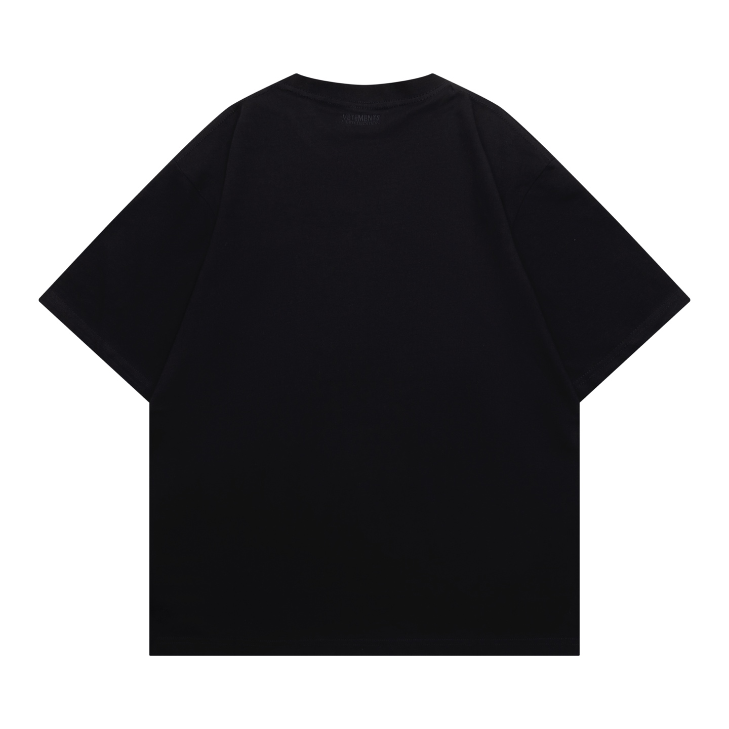 베트멍(VETEMENTS) 레드 레터링 프린트 반팔 티셔츠 의류