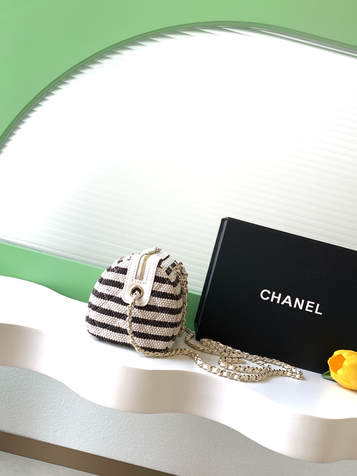 샤넬(CHANEL) 26C 스트라이프 보울링백 숄더백 가방