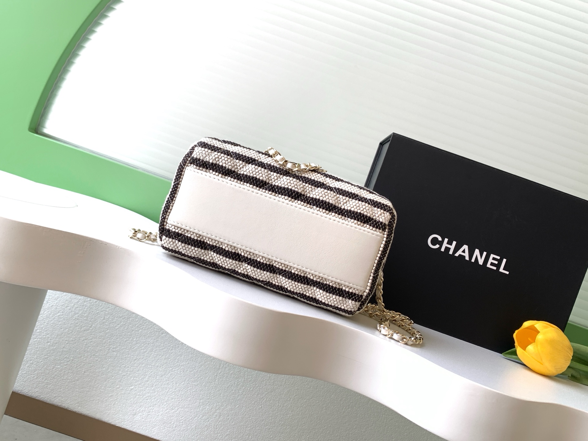 샤넬(CHANEL) 26C 스트라이프 보울링백 숄더백 가방