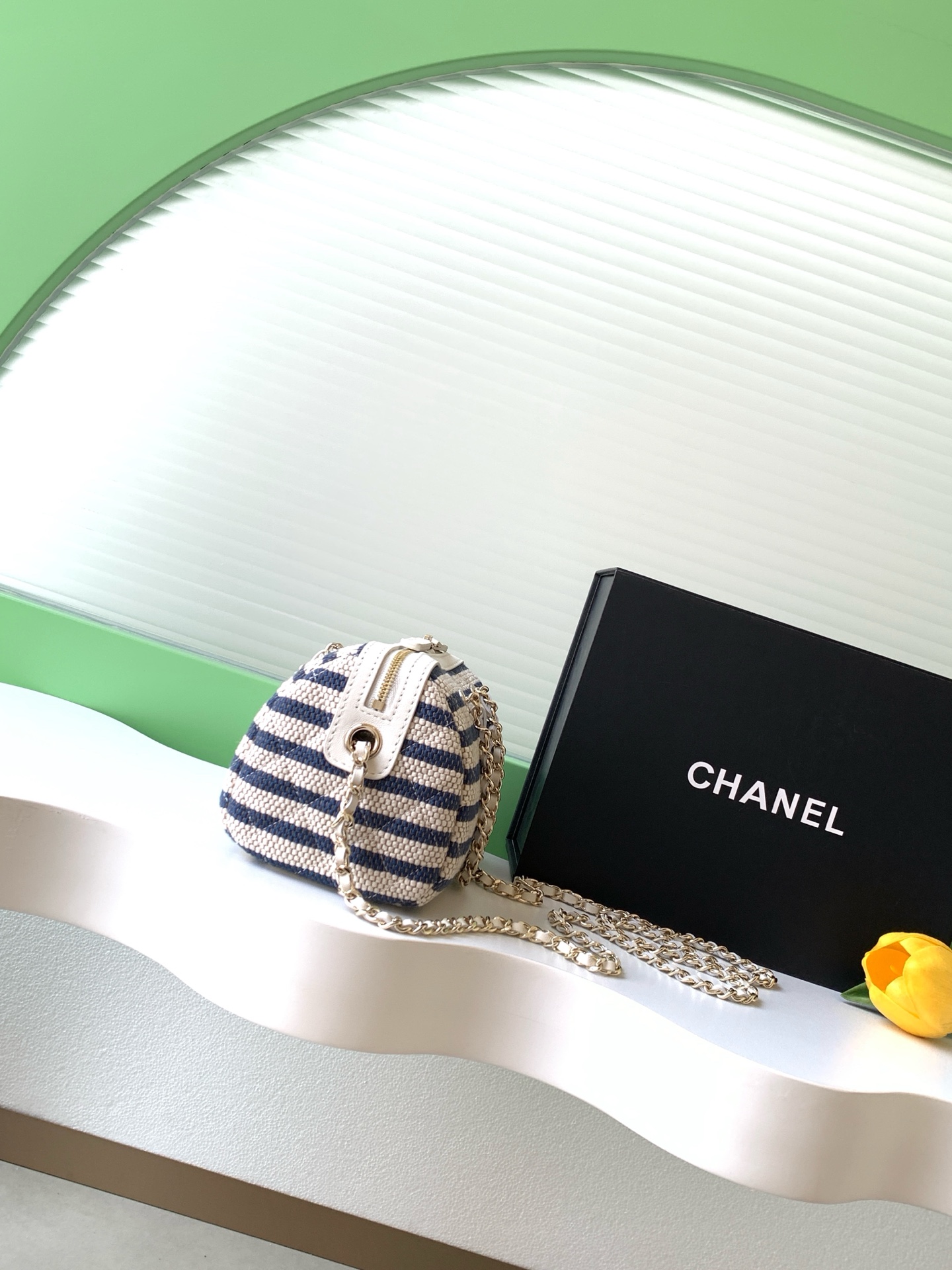 샤넬(CHANEL) 26C 스트라이프 보울링백 숄더백 가방