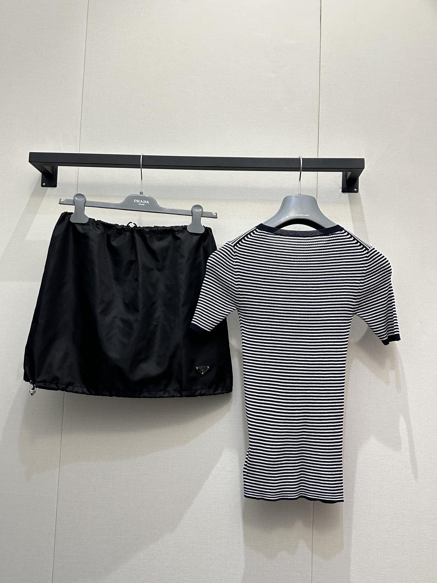 프라다(Prada) 스트라이프 니트 반팔 의류