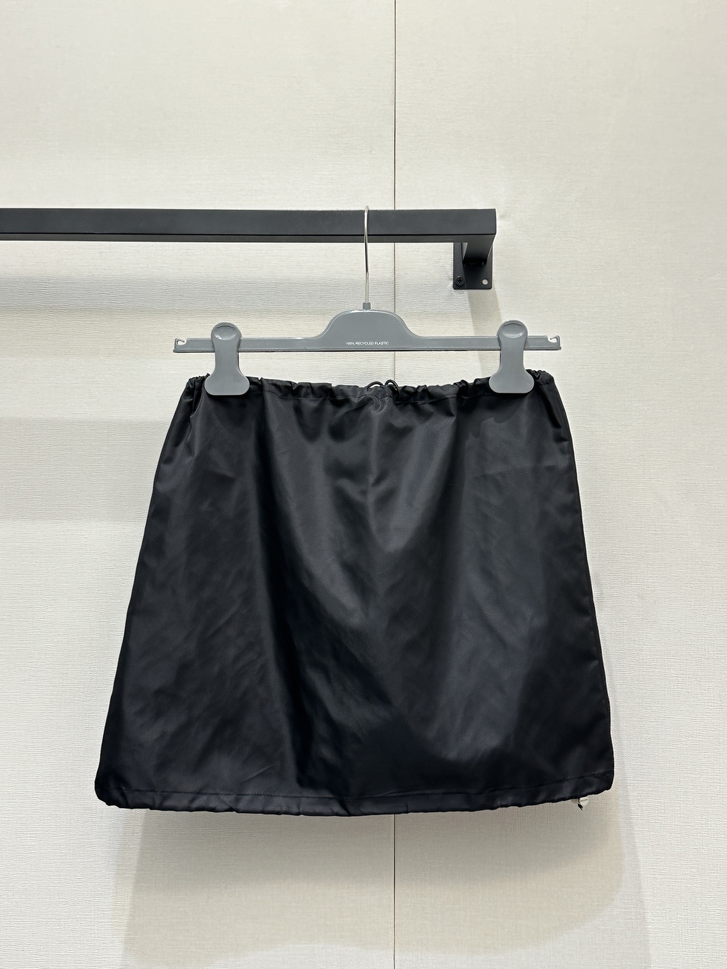 프라다(Prada) 클래식 나일론 블랙 스커트 치마 의류