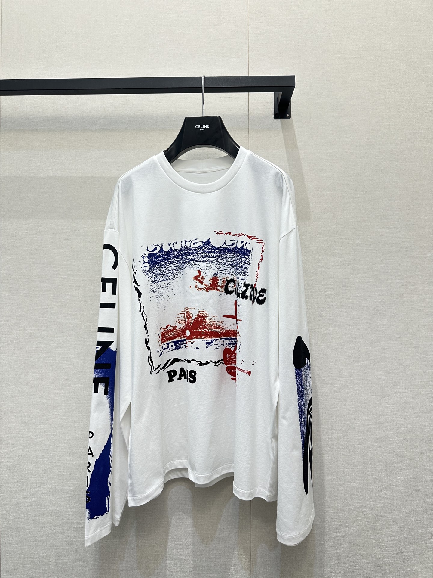 셀린느(Celine) 그래피티 로고 긴팔 티셔츠 의류