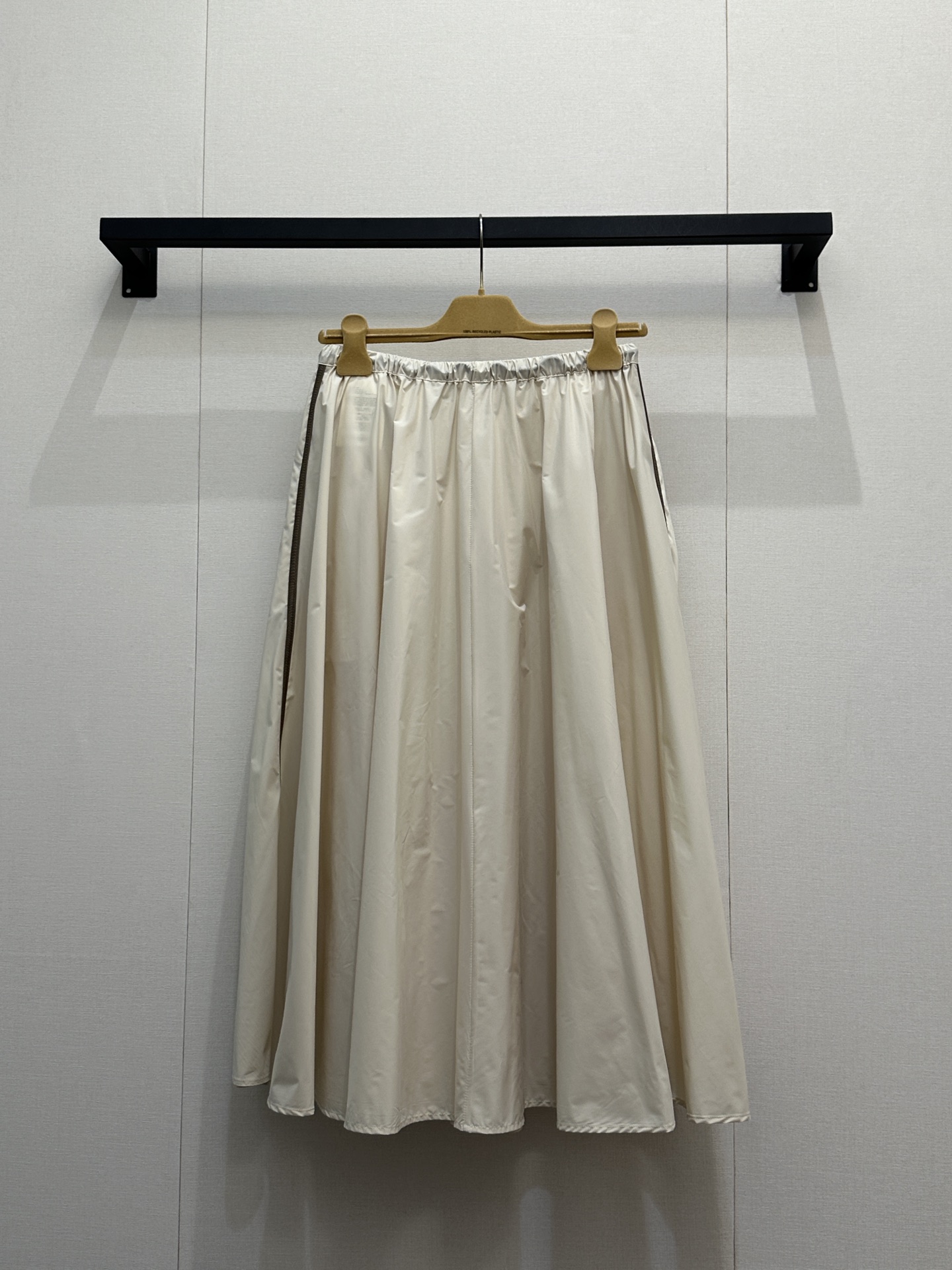 미우미우(MiuMiu) 나일론 벌룬 스커트 치마 의류