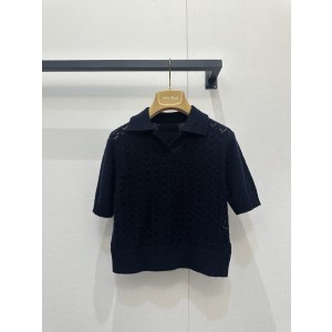 미우미우(MiuMiu) 펀칭 기하학 카라 니트 의류