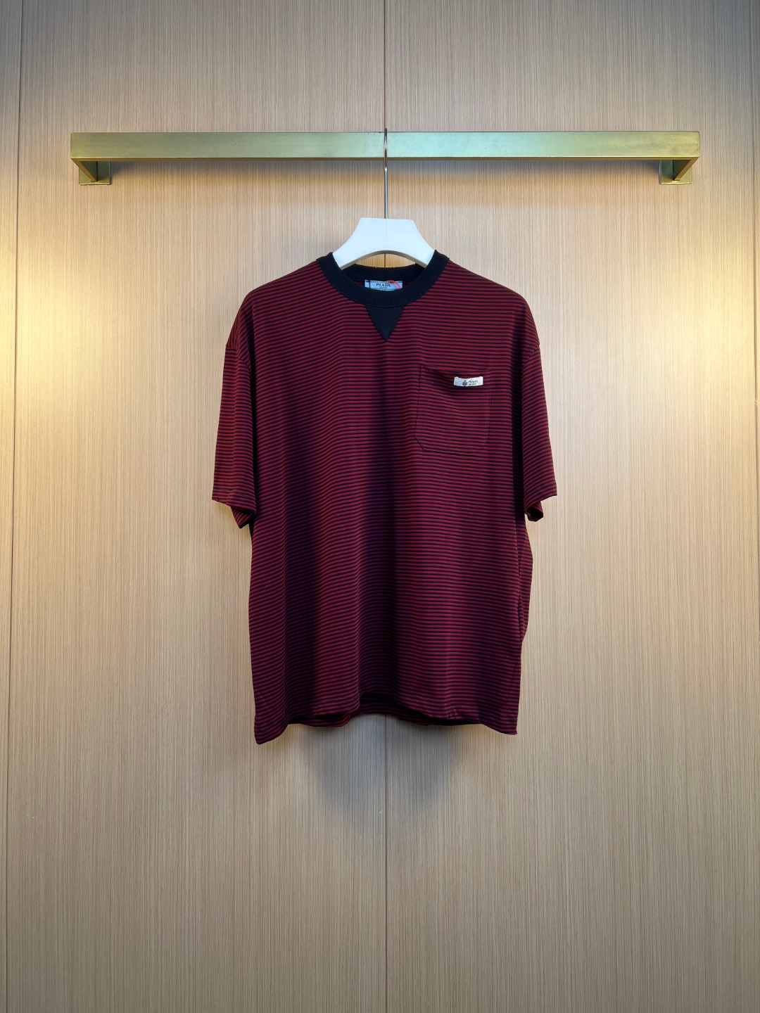 프라다(PRADA) 스트라이프 포켓 반팔 티셔츠 의류