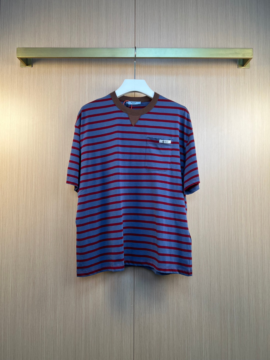 프라다(PRADA) 스트라이프 포켓 반팔 티셔츠 의류