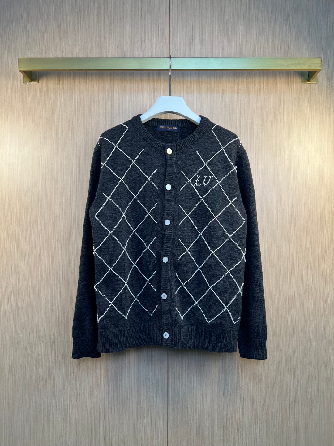 루이비통(LV) 레터링 비즈 다이아 패턴 니트 가디건 의류
