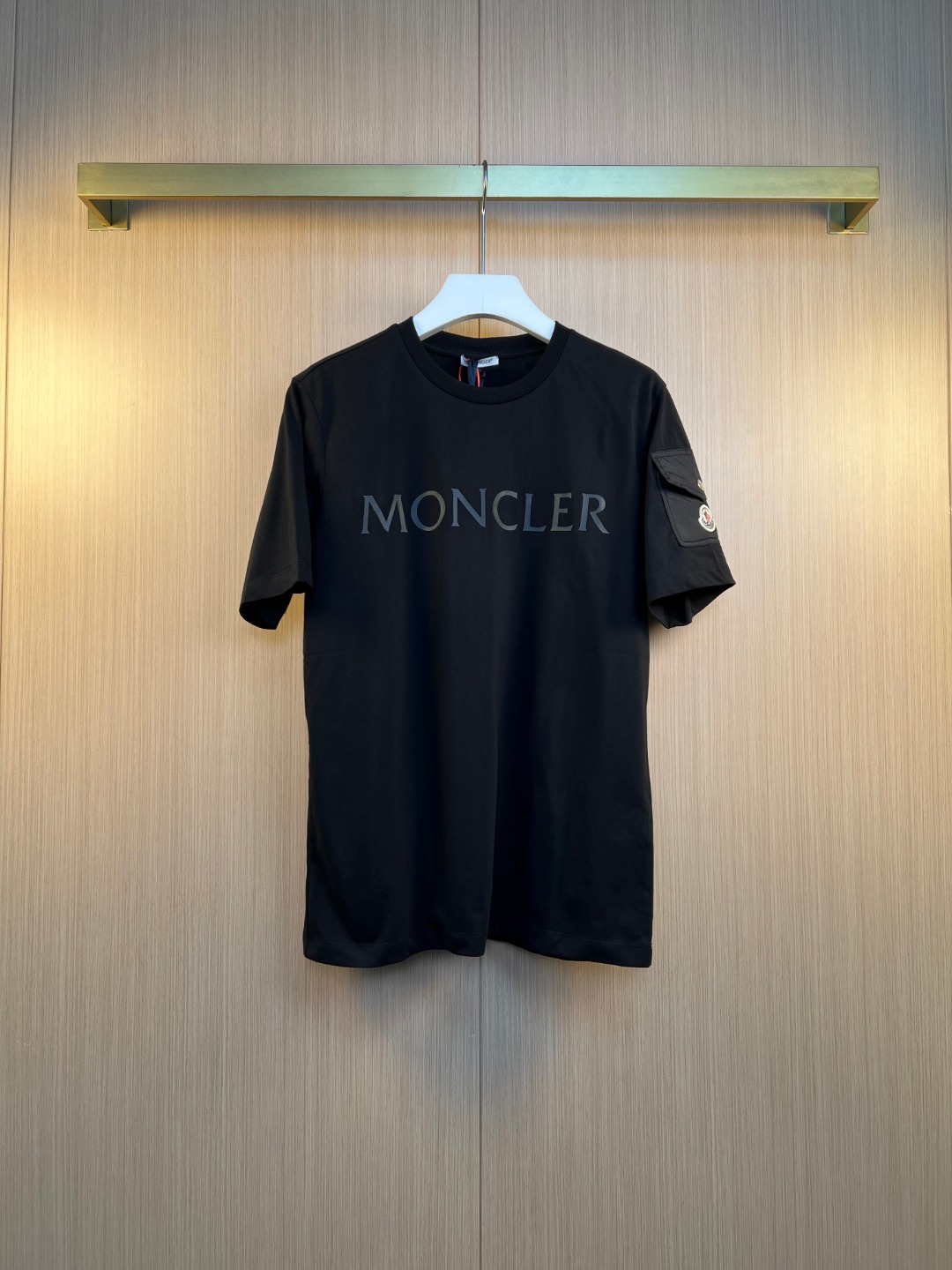 몽클레어 몽클레르(MONCLER) 로고 패치 포켓 반팔 티셔츠 의류